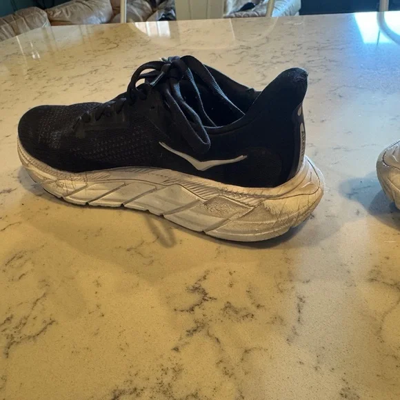 Hoka Women’s One One Arahi 7 Black Athletic Running Shoes -  Size 6 - Picture 3 of 6